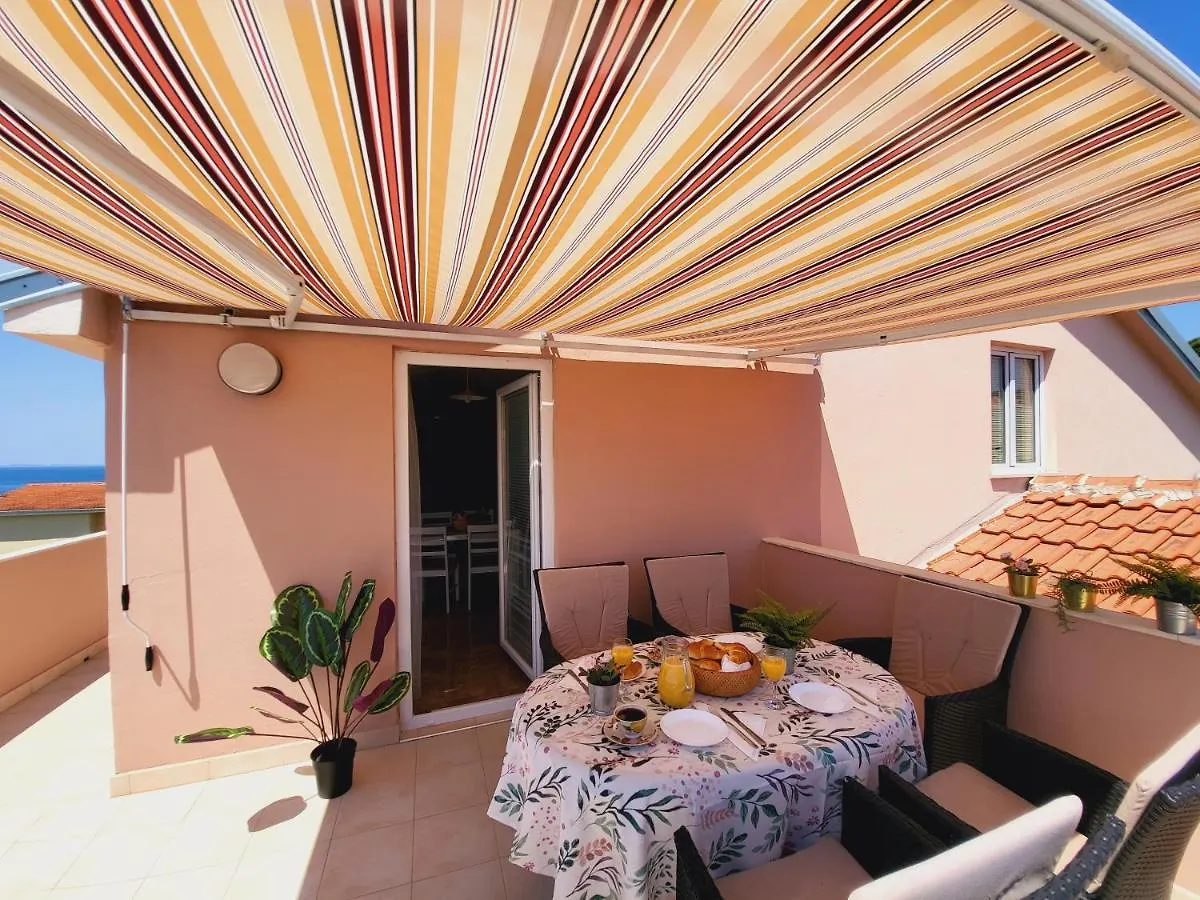 Apartment Beverly Kozino - By The Sea With Free Parking Kroatien